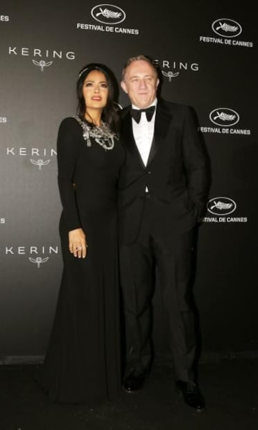 Priyanka Chopra y Salma Hayek impactan juntas en Antibes