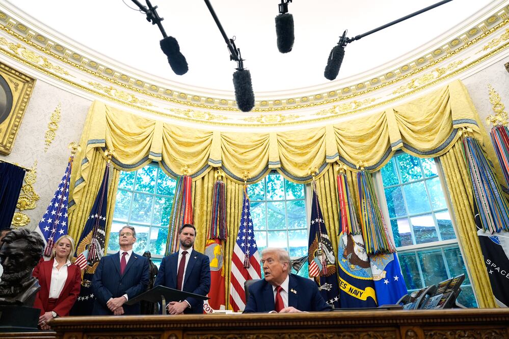 Trump da luz verde a TikTok: respalda operación legal tras pacto con China. Foto: AP/Alex Brandon
