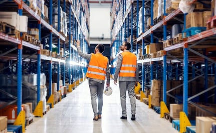 Trabaja en el Consulado de EU en Guadalajara como almacenista y gana $245,000 al año