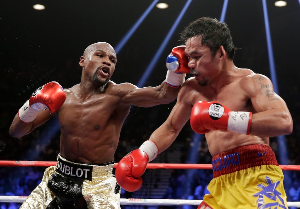 ¡Habrá revancha de la Pelea del Siglo! Mayweather y Pacquiao se enfrentarán en Netflix este septiembre (AP Photo/Isaac Brekken, File)