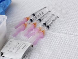 Contagiados que reciben un sola dosis de vacuna, los más protegidos