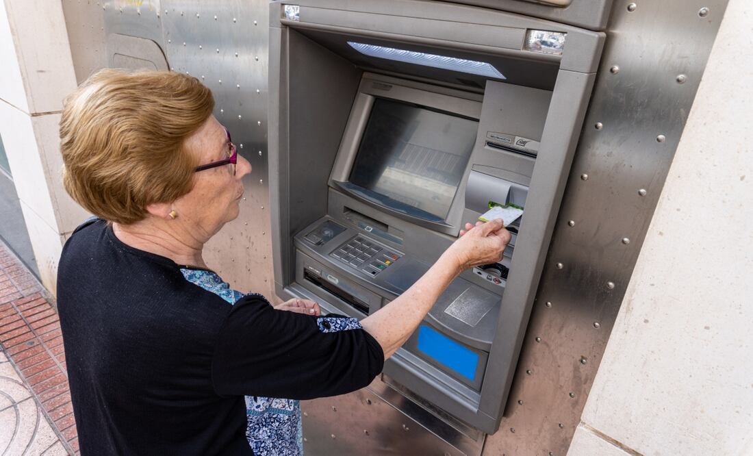 Pensión Adultos Mayores: ¿A quiénes les depositan pago de $6,000 pesos del 13 al 18 de enero? Foto: iStock / :Miguel Angel Flores