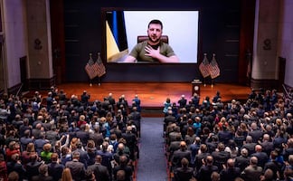“¿Recuerdan Pearl Harbor? ¿Recuerdan el 11-S? Pues mi país está sufriendo lo mismo, todos los días": Zelenskyy