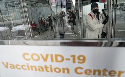 Nueva York registra demanda récord de vacunas tras ampliar los criterios