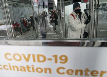Nueva York registra demanda récord de vacunas tras ampliar los criterios