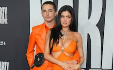 Kylie Jenner se luce en vestido de cuero y posa amorosa junto a Timothée Chalamet