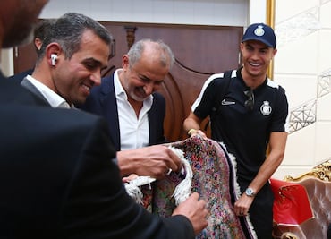 Cristiano Ronaldo desata la locura en Irán. FOTOS