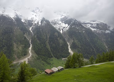 Tragedia en Suiza: un glaciar sepulta parte de un pueblo en los Alpes. VIDEO