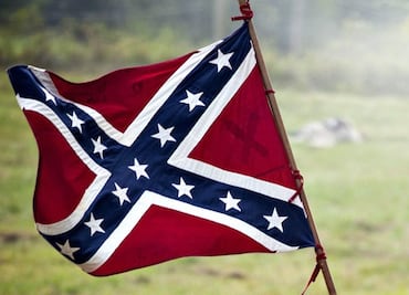¿Qué significa la bandera confederada y por qué causa polémica en EU?