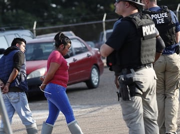 ICE liberará a embarazadas detenidas tras redada en Mississippi