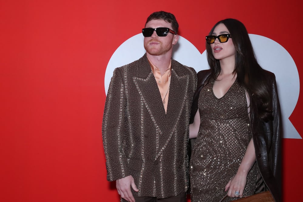 El vestido traslúcido con el que Fernanda Gómez rompió el internet junto a ‘Canelo’ Álvarez. Foto: EFE