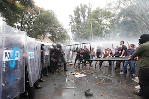 “Grupo de choque”: Pablo Lemus justifica detenciones tras protesta por agua sucia en Guadalajara