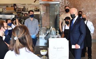 Joe Biden compra tacos y enchiladas para celebrar el 5 de mayo