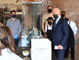 Joe Biden compra tacos y enchiladas para celebrar el 5 de mayo