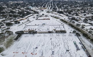 Apagones afectan a casi 3 millones de personas en Texas