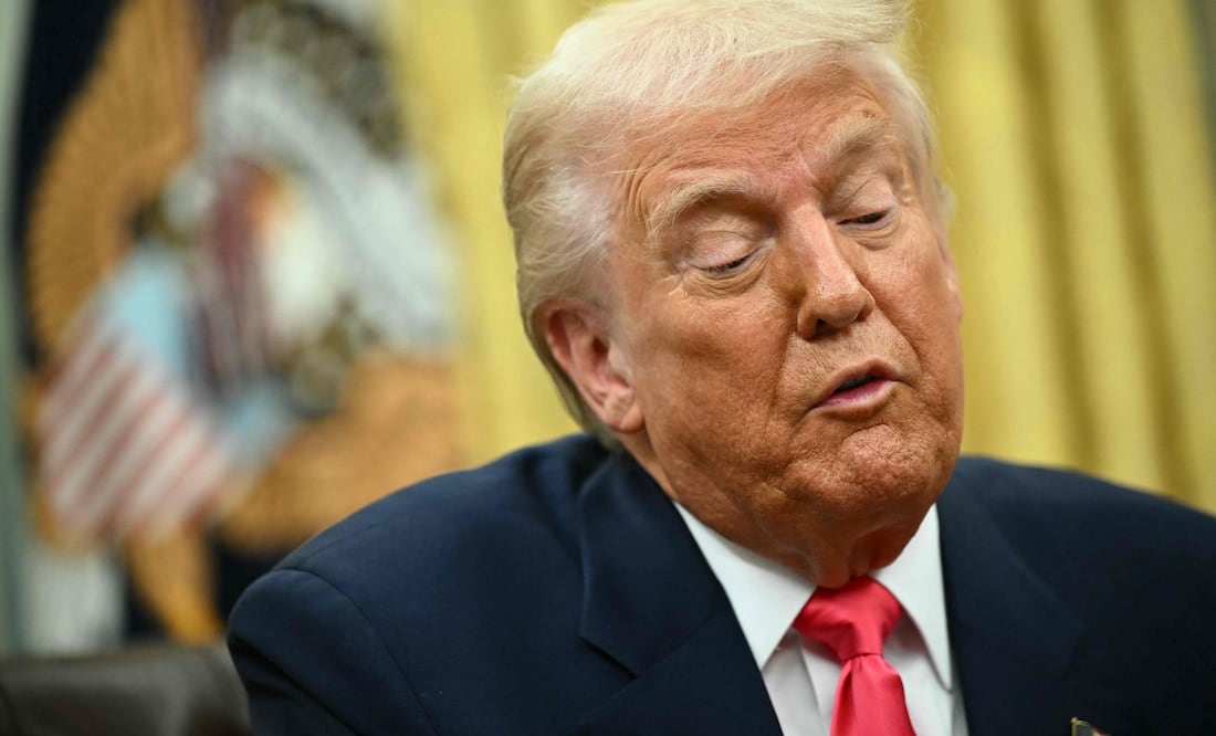 Trump revoca protecciones para abortos de emergencia en hospitales (Photo by Mandel NGAN / AFP)