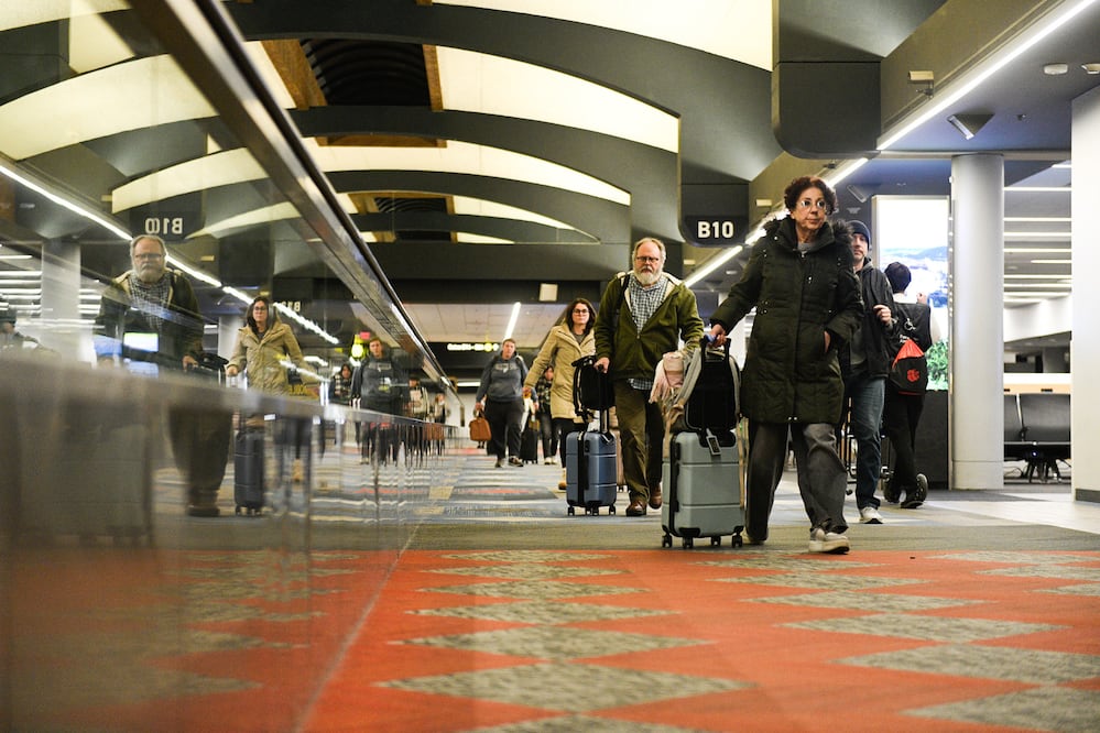 Horror en el Metro de Chicago: mujer es incendiada durante una pelea y hay un detenido. (Giuseppe LoPiccolo/Pittsburgh Post-Gazette via AP, Pool)