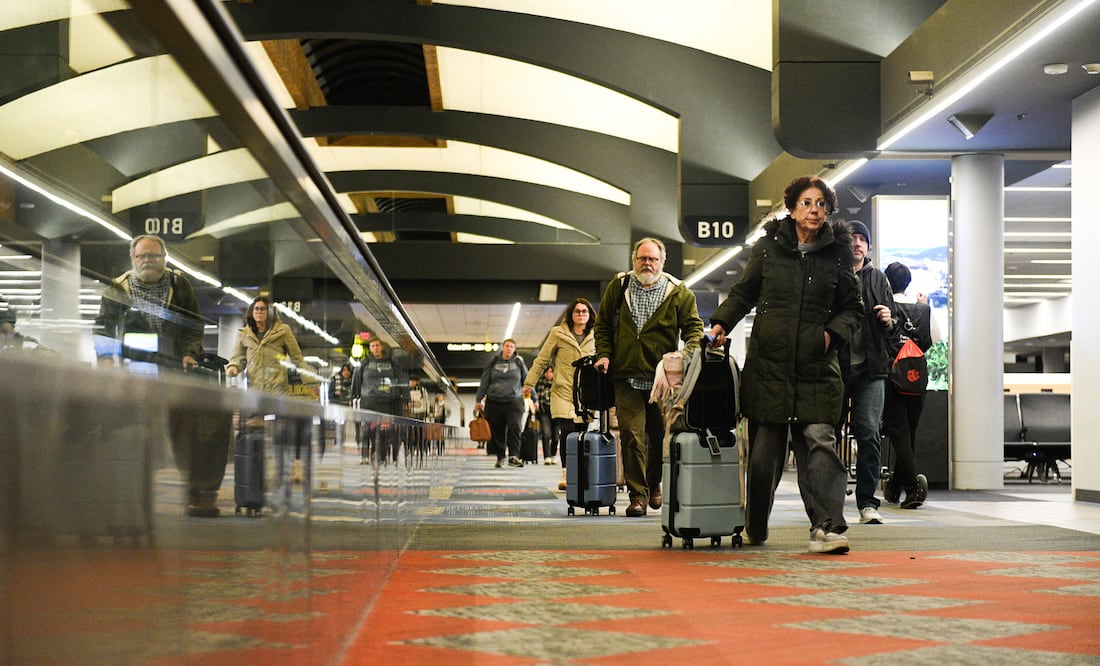 Horror en el Metro de Chicago: mujer es incendiada durante una pelea y hay un detenido. (Giuseppe LoPiccolo/Pittsburgh Post-Gazette via AP, Pool)