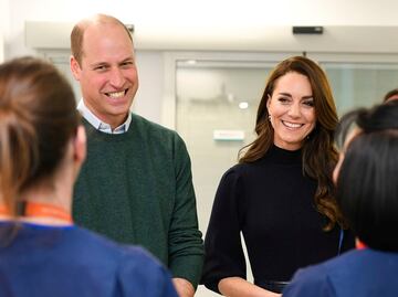 Príncipe William y Carlos III rechazan hablar sobre memorias de Harry