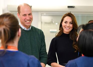 Príncipe William y Carlos III rechazan hablar sobre memorias de Harry