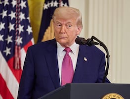 ¿Fracaso en la estrategia migratoria? Encuestas muestran desplome de apoyo a Donald Trump