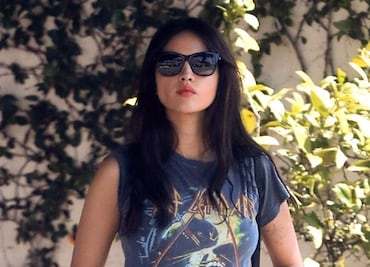 Eiza González impacta en West Hollywood al estilo 'rocker girl'