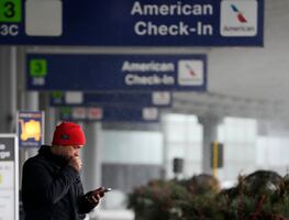 Tormenta invernal en EU deja a miles sin viajar y a millones sin luz