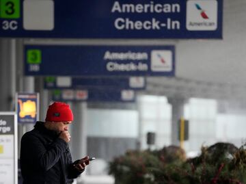 Tormenta invernal en EU deja a miles sin viajar y a millones sin luz