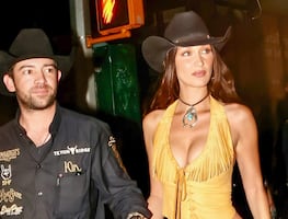 Bella Hadid se roba todas las miradas con sexy look vaquero junto a su novio 'mexicano'