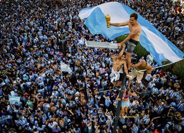 Ante crisis económica, Argentina se consuela con Messi y su campeonato en el Mundial de 2022