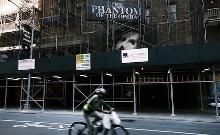 Teatros de Broadway cierran al menos hasta finales de mayo de 2021