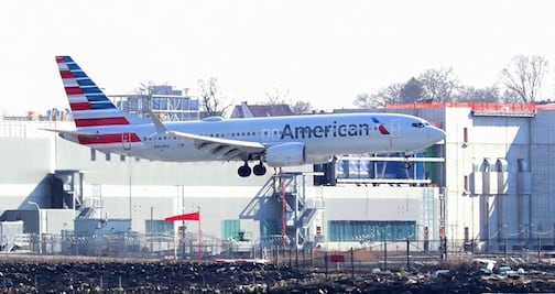 Madre agradece a aerolínea por 'salvar a su hija' de convulsión febril