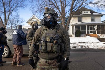 Escala la crisis en Minnesota: choques entre manifestantes y agentes federales tras redadas del ICE