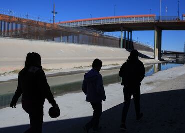 Niño hondureño muere al intentar cruzar el río Bravo