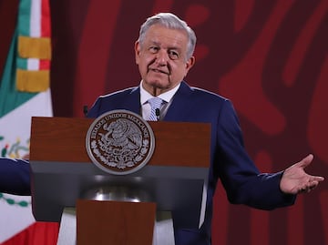 AMLO dice que es probable no hallar a jóvenes de Ayotzinapa y que le "dolería"