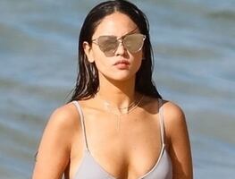 Eiza González presume bikini body y deslumbra en redes