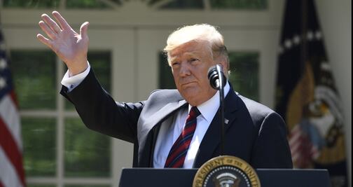 Trump elimina protección médica que permitía a migrantes permanecer en EU