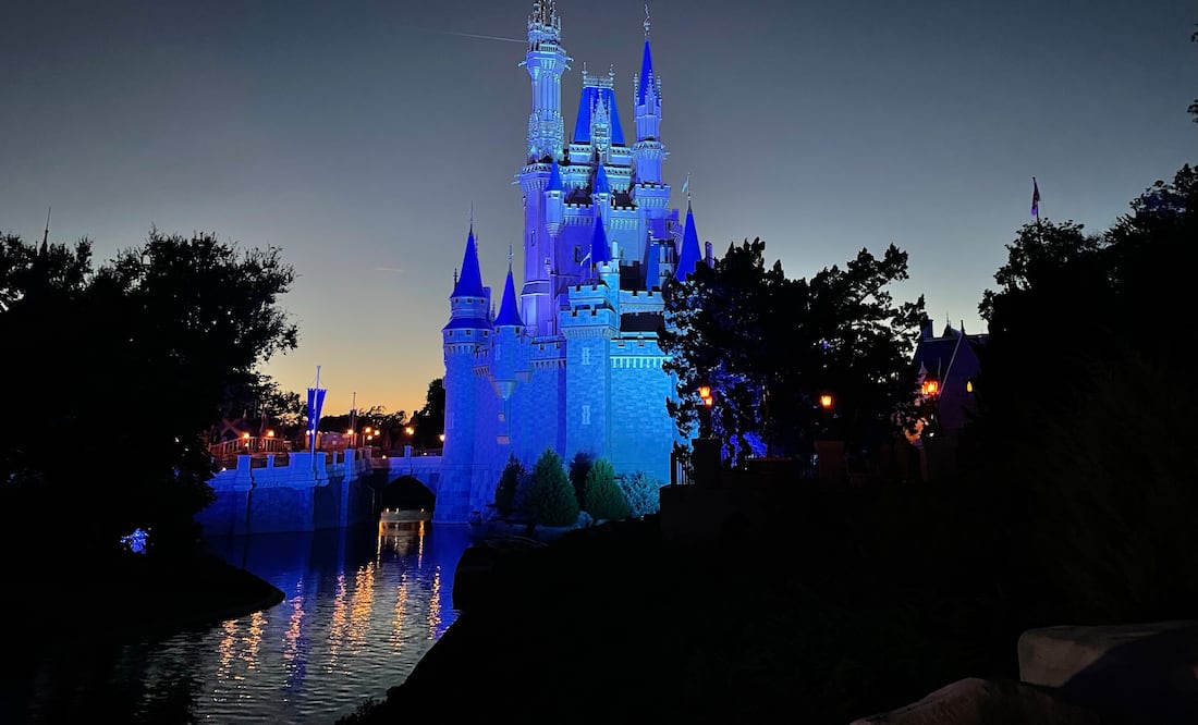 Disney anuncia aumentos en entradas y servicios de sus parques en California y Florida. Foto Diana Espinoza / Vive USA