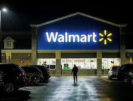 Despiden a empleado de Walmart por ataques racistas a cliente afroamericano