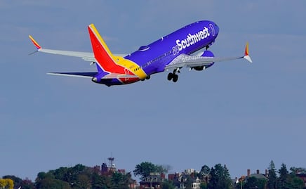 Empleada de Southwest acusa a mujer de trata de personas; iba con su hija birracial