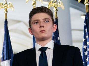 Barron Trump enfrenta a profesores en la Universidad de Nueva York que acusan a su padre de ser una “amenaza”
