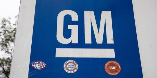 Estados Unidos considera retrasar un mes la aplicación de aranceles al sector automotriz