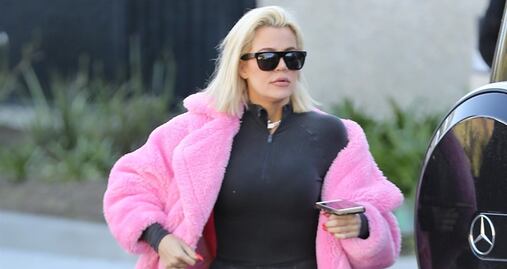 Khloé Kardashian presume silueta en leggings por California
