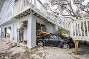 Huracán Milton deja daños por $50,000 millones de dólares en EU, dice Biden