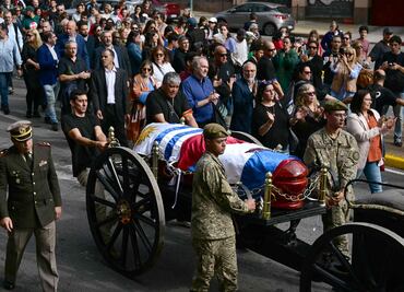 Restos de José Mujica reciben emotiva despedida en Uruguay: así fue el homenaje nacional. FOTOS