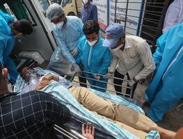 Covid. India registra 330 mil casos en 24 hrs; se queda sin oxígeno