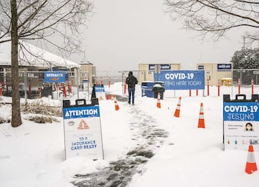 Covid. Anciana caminó varios kilómetros entre la nieve para vacunarse