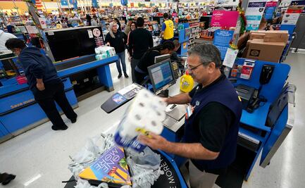 Walmart anuncia aumento al salario en 500 de sus tiendas 