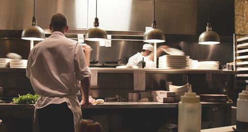 Los 12 trabajos con sueldos más bajos en Estados Unidos 