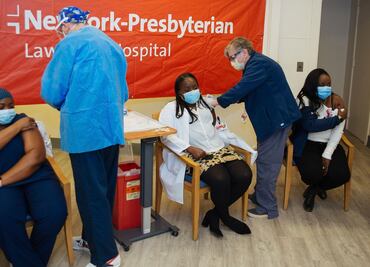 Covid-19. ¿Por qué se contagian las personas vacunadas?